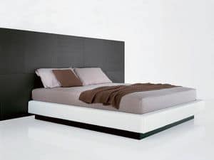 Picture of Quito, leather covered bed