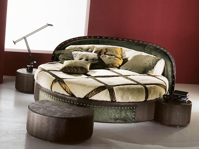 round bed, italian handcrafted bed, luxury bed Historical palace ...