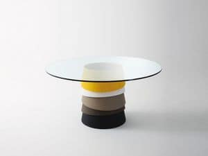 Picture of LAYER, tables with round top