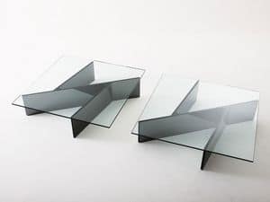 Picture of AXEL, small tables linear structure