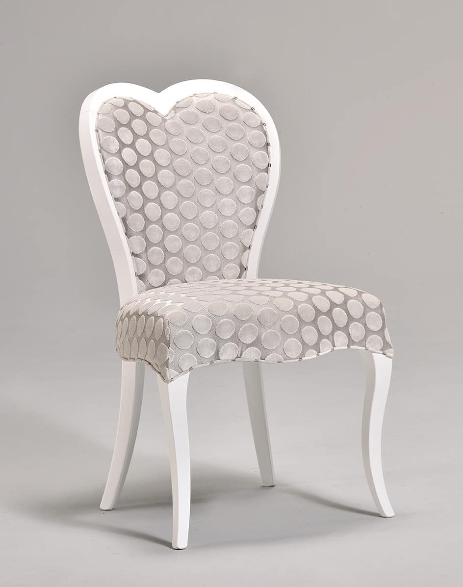 Classic beech chair, heartshaped backrest IDFdesign