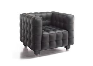 621, Armchair upholstered in leather