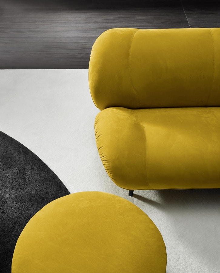 Dumbo, Armchair with rounded shapes