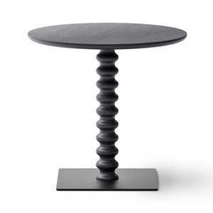 Gole, Table with a carved wooden column