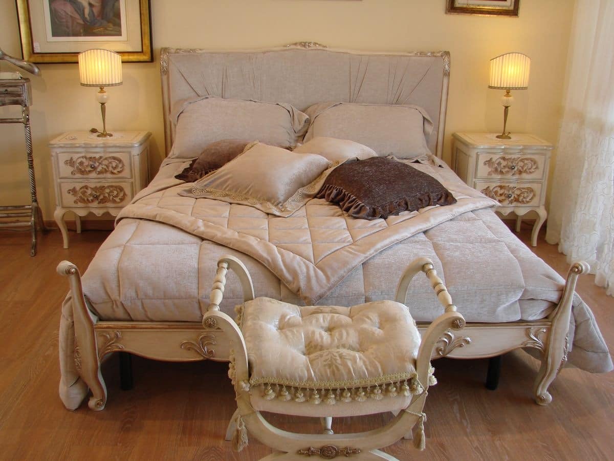 Abbon, Classic bed for hotel rooms, Louis XV style