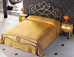 Arabesco, Iron handmade double bed, sinuous lines