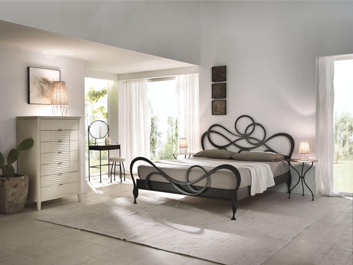J'adore, Contemporary double bed in laser cut iron