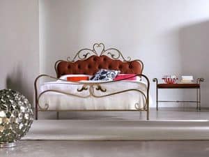 Norma, Double bed in wrought iron with tufted headboard