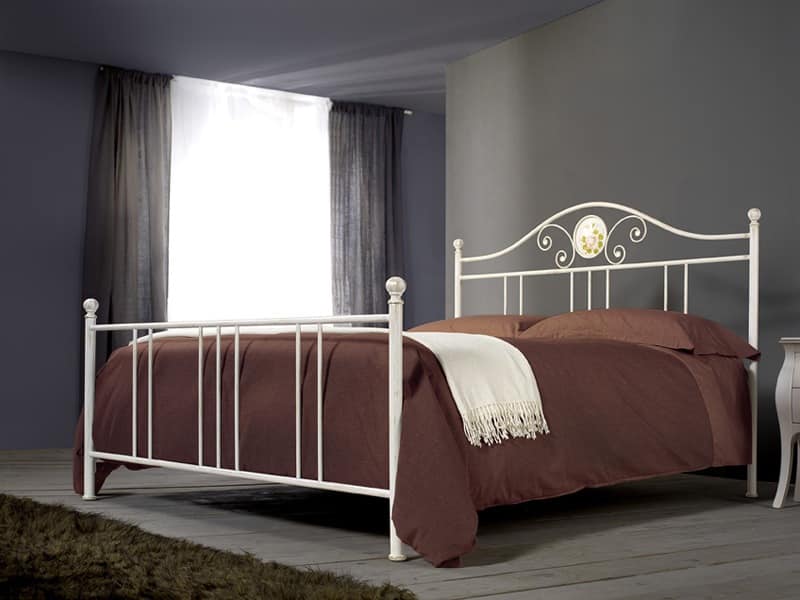 Romanza, Iron handmade bed for classic rooms