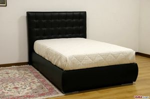Barcelona, Modern bed with quilted headboard with stitched checks and piping