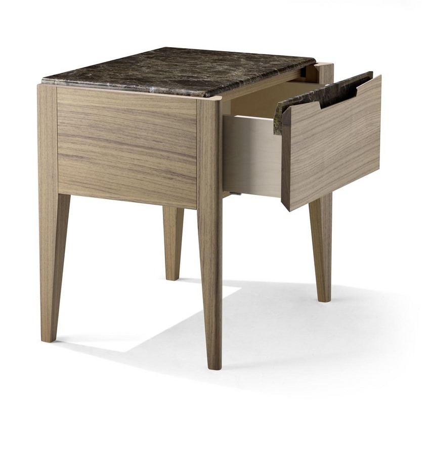 AN 731 M, Bedside table with a refined line