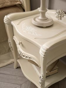 Boboli BO07, Bedside table with refined floral decorations