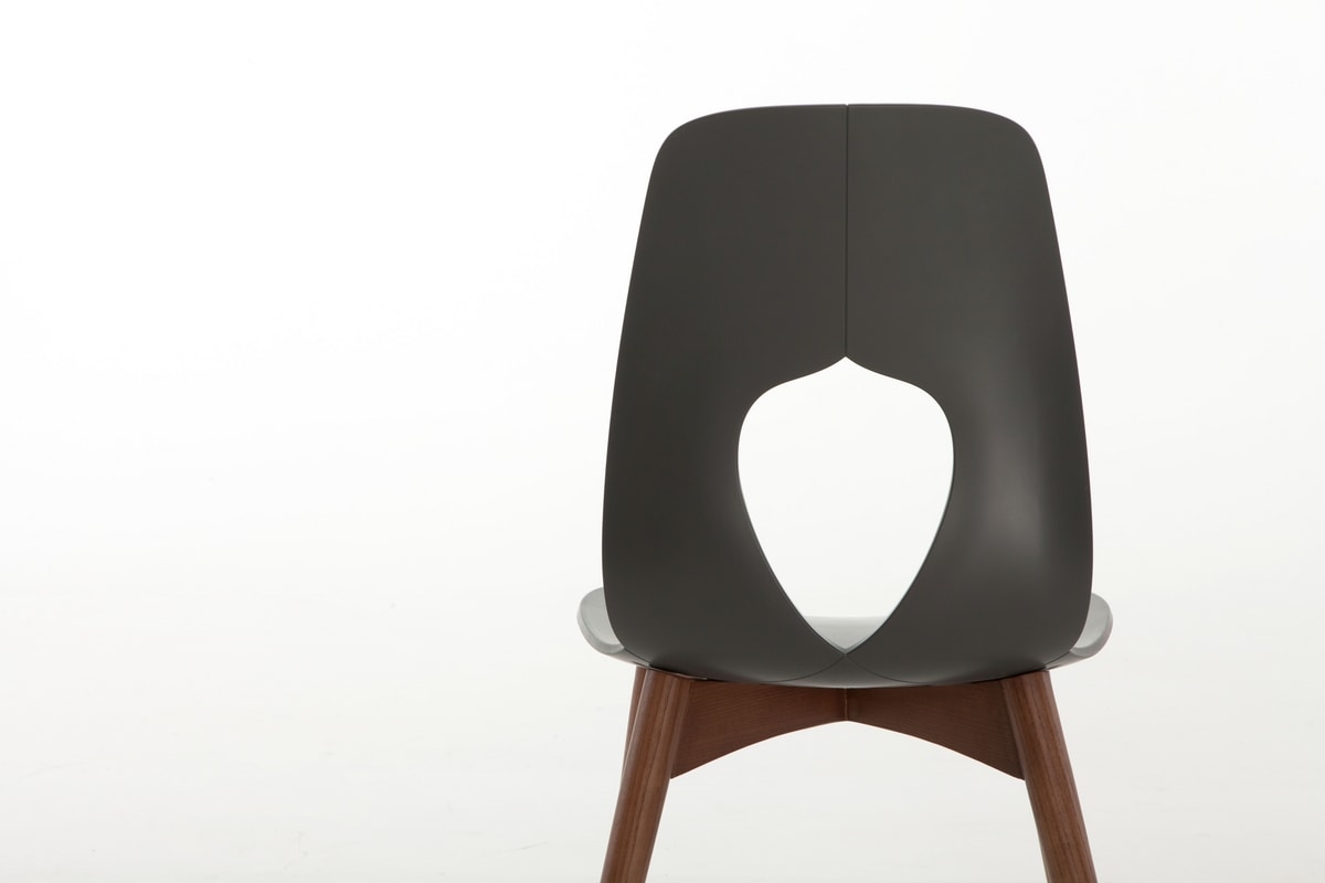 HOLE WOOD, Chair with shell in polypropylene, wooden legs