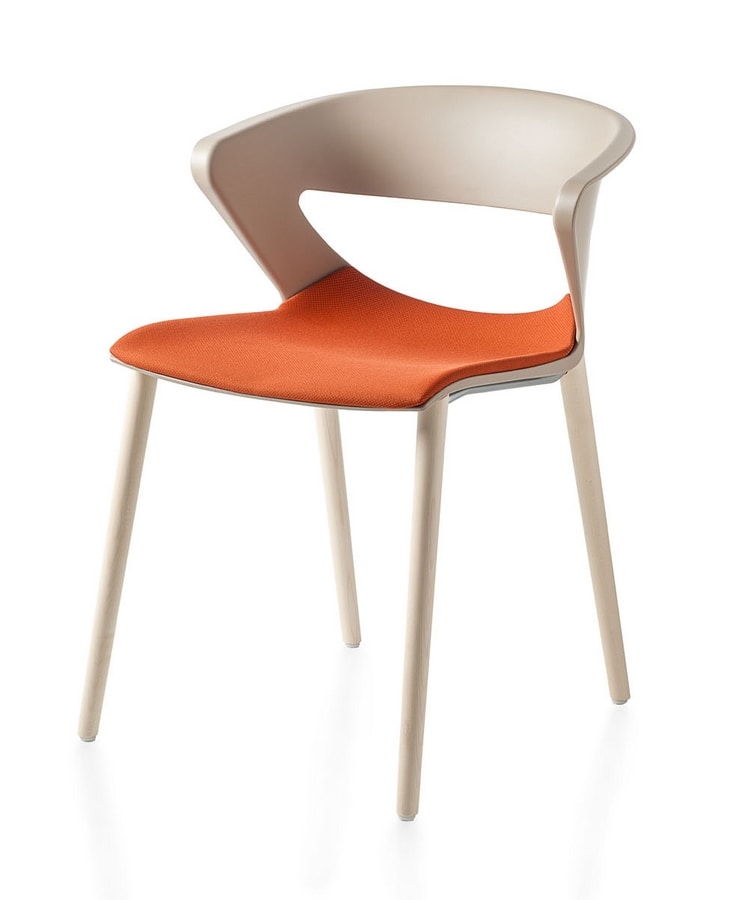 Kicca, Polypropylene chair with wooden legs
