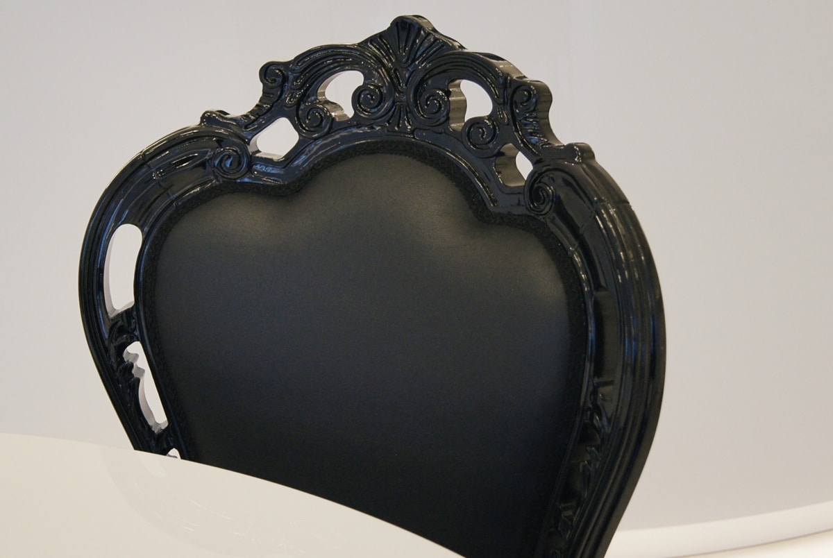 New Black, Contemporary baroque leather chair