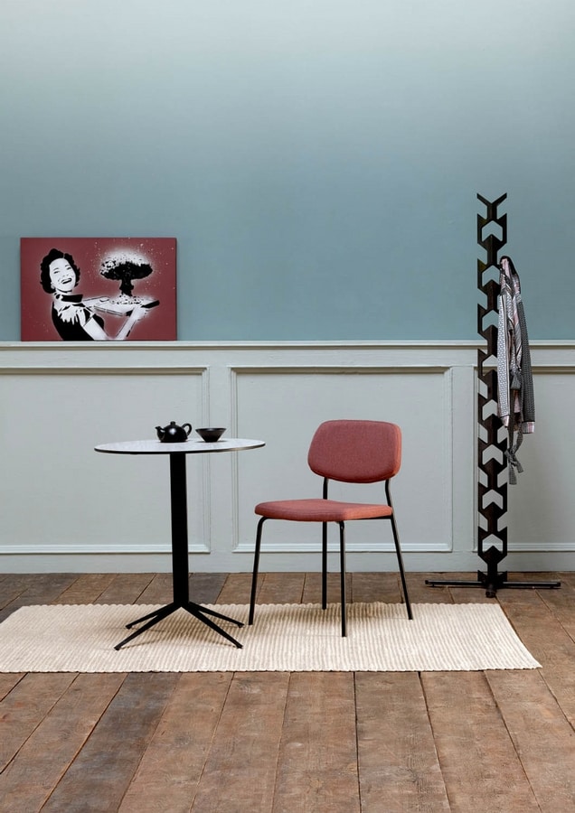 Clio, Metal chair upholstered in coated fabric