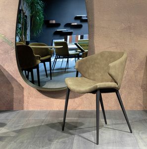 GLAM, Chair with defined lines and refined aesthetics