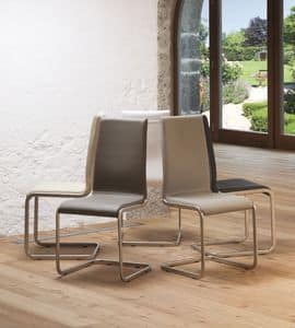 Paola, Chair with sled base, upholstered seat and leather covering