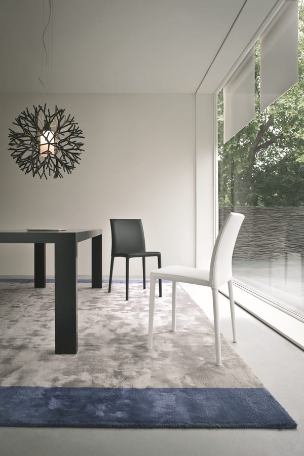 Venezia, Stackable metal chair for residential and contract use