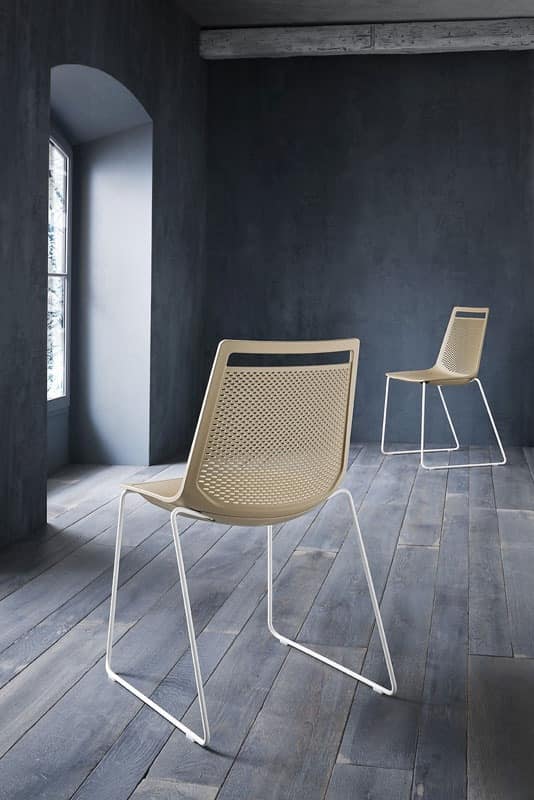 Akami S, Metal chair, backrest in polymer perforated
