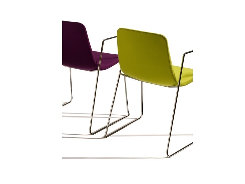 Ics 506VBZ, Stackable metal chair with armrests