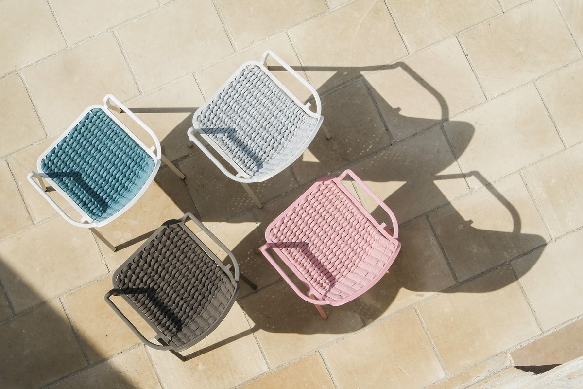 NIDA, Woven chair with armrests