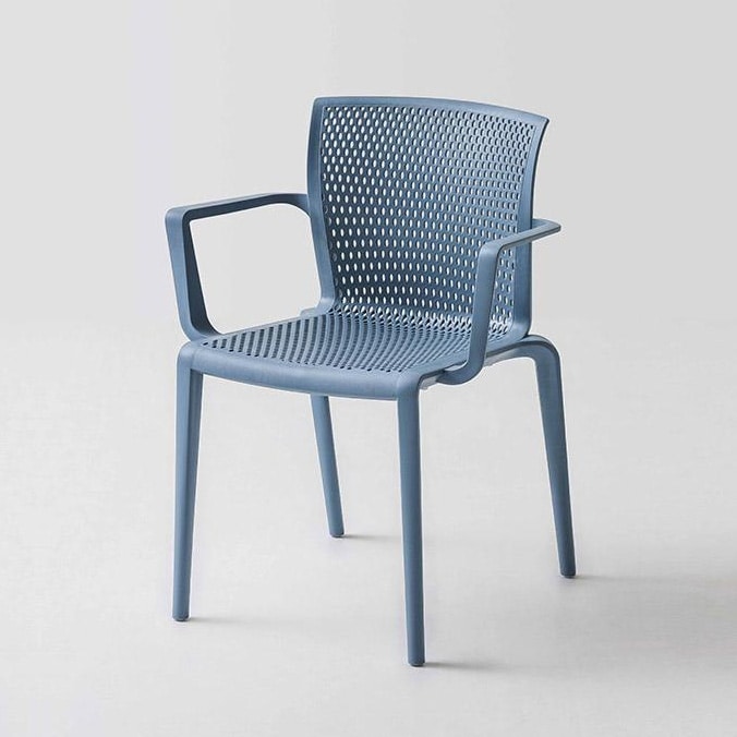 Spyker P, Chair with armrests, light and stackable