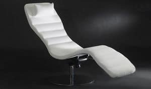 Cooki, Chaise longue in white leather, metal base, for private and business furniture