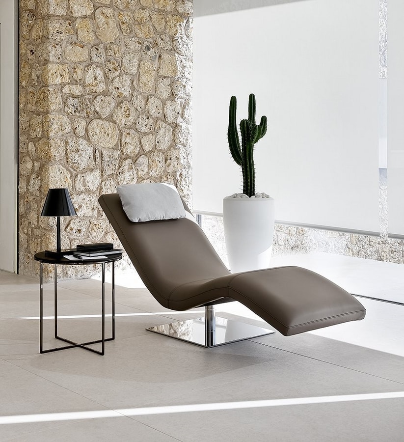 Kalinda, Chaise longue with a sinuous line