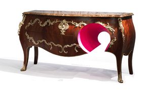 6705 (W)Hole, Louis XV chest of drawers with decorative hole