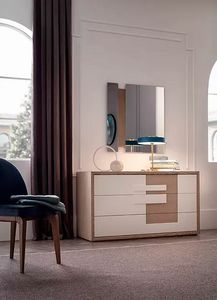 Aurea, Chest of drawers with lacquered fronts