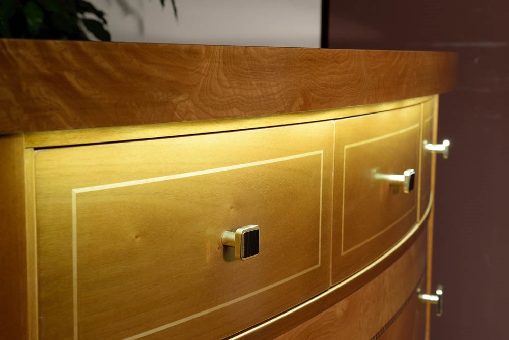 Elegant chest of drawers, Walnut chest of drawers with 6 drawers