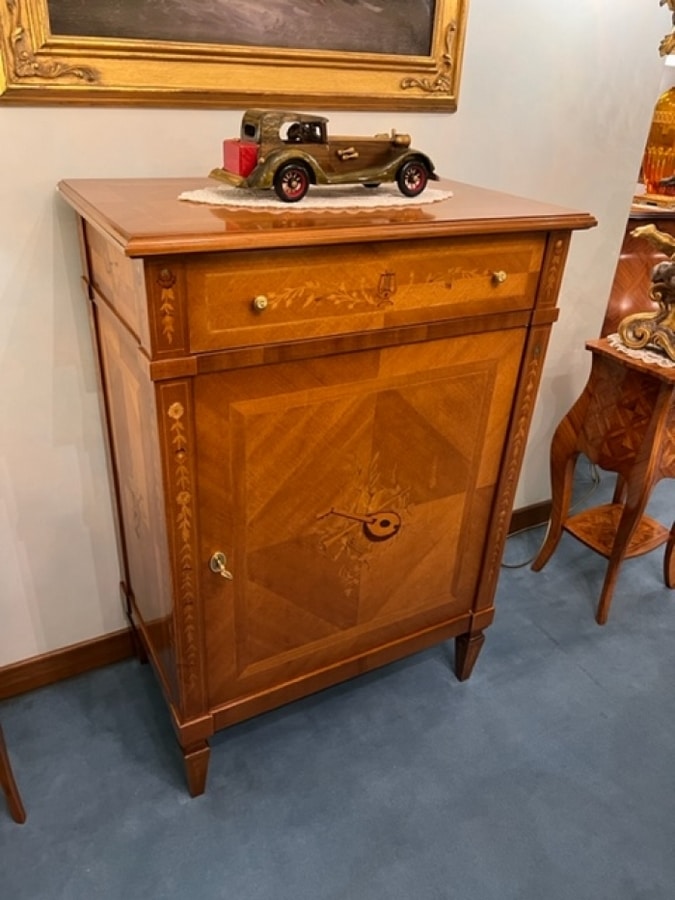 Art.240, Classic style cabinet with drawer
