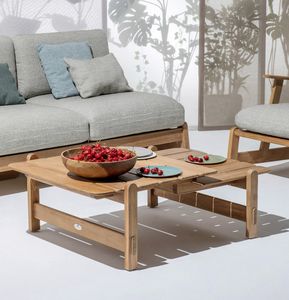 Bhumi 04K9, Coffee table in natural teak wood, with clean and harmonious geometries