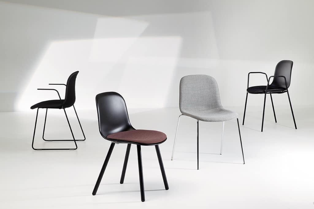 Máni 4L, Stackable chair in chromed steel and polypropylene