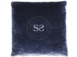 Must cushion, Square velvet cushion