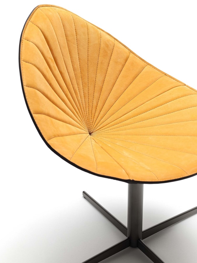 Fiorile Plissé BC, Chair with particular leather workmanship