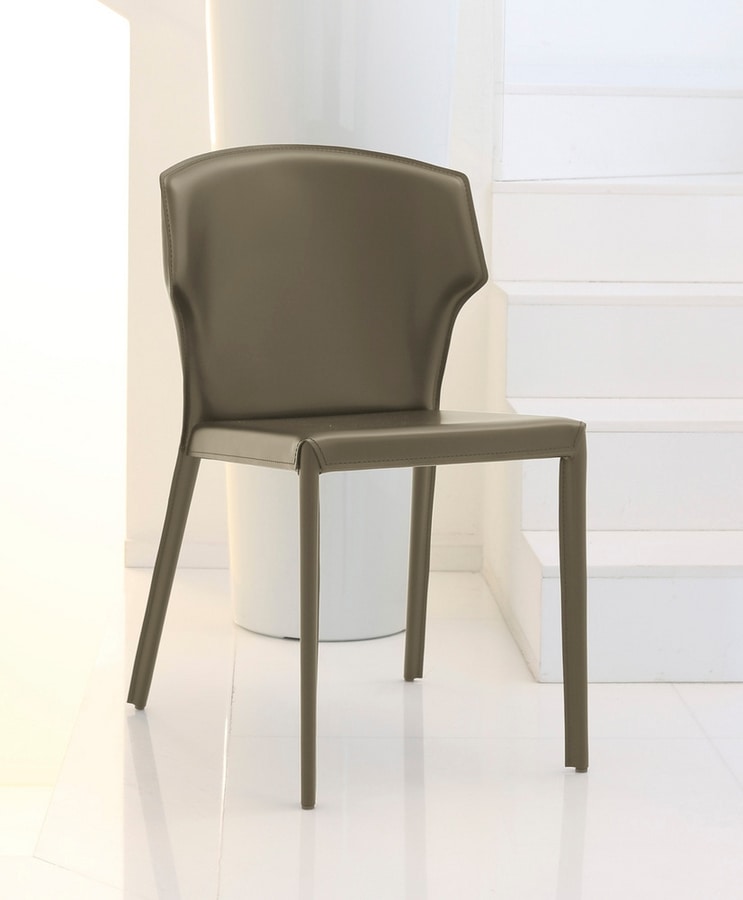 VALE, Chair in metal and leather, with a harmonious design