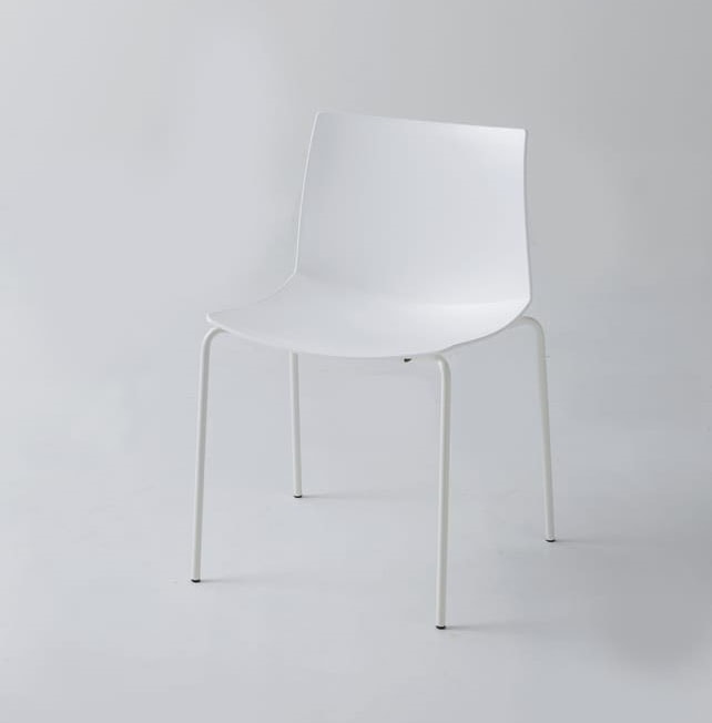 Kanvas 2 NA, White painted chair