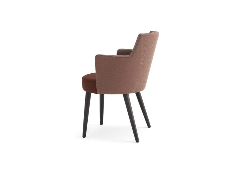Ebe-P, Armchair with a rounded shape