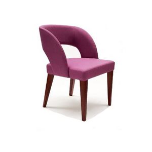 Melody, Armchair with an enveloping design