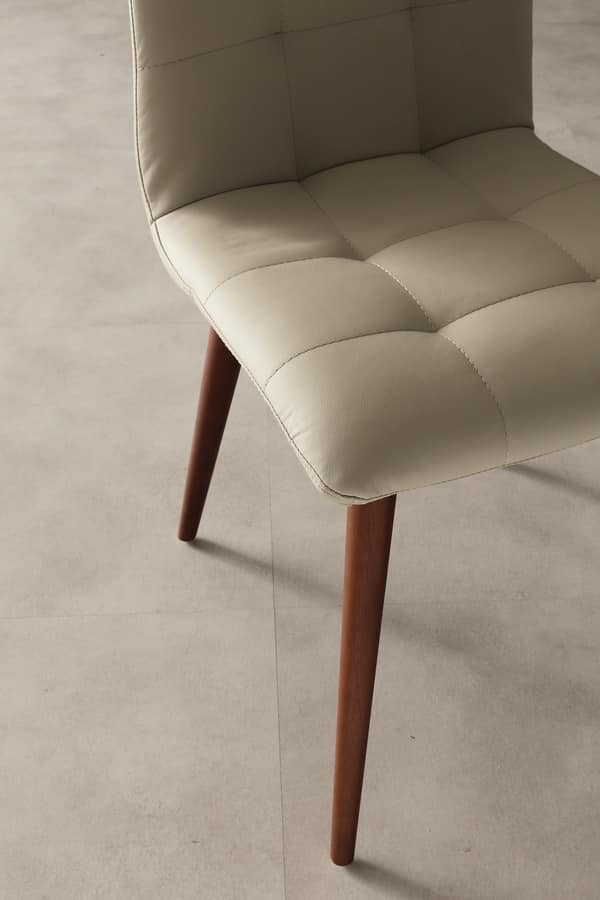 Art. 130 Finland, Dining chair, upholstered in faux leather, elegant