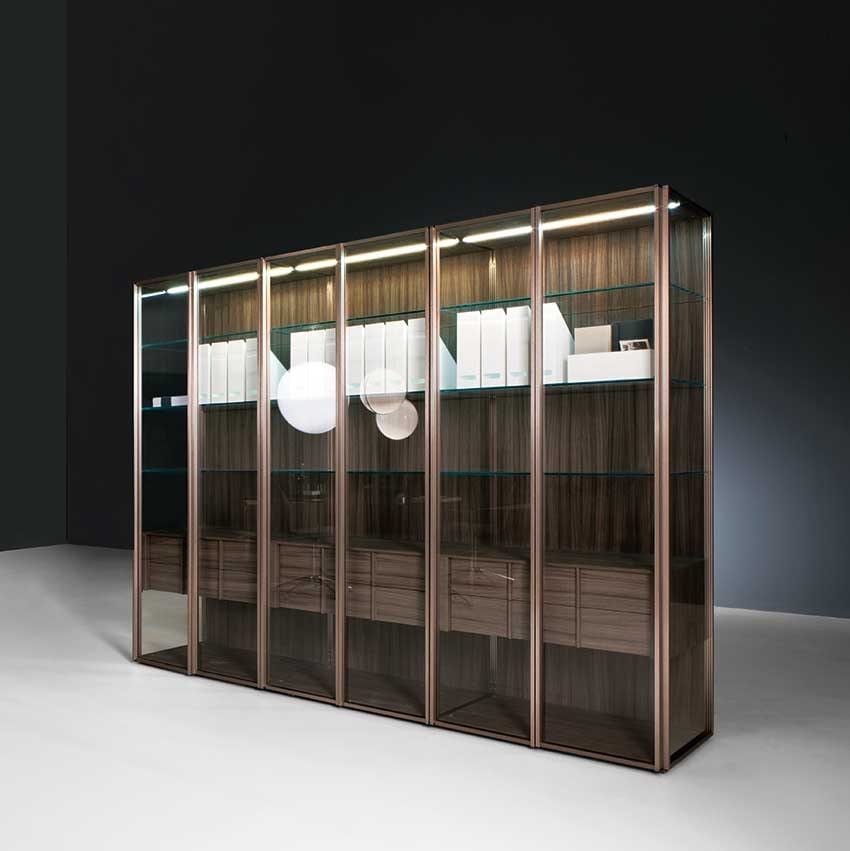Modern Display Cabinet Ideal For Dining Rooms Or Living Rooms