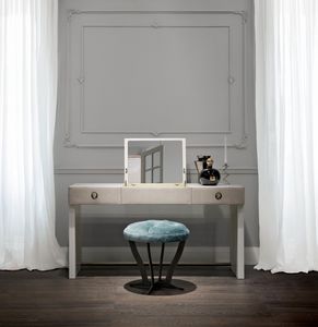 Jasmine, Dressing table with leather fronts