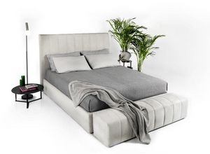 Bruce, Modern bed with a luxurious design
