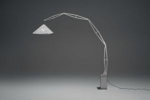 Arck, Floor lamp in brushed steel with an innovative design