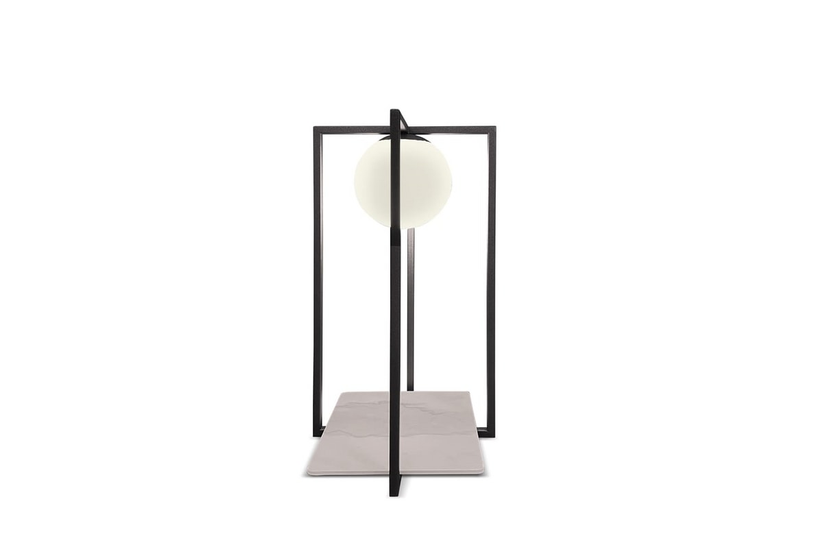 Trilli, Floor lamp incorporated between two side tables