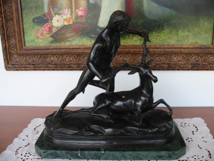 Art.409, Bronze sculpture