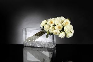 Eternity Mazzo Giulia, Composition of artificial flowers