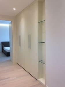 Hallway closet 01, Customizable closet for hallway, with glass shelves